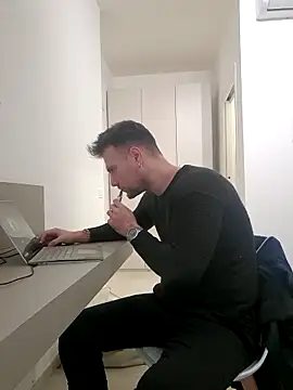 mrlyuis online show from 12.18.25