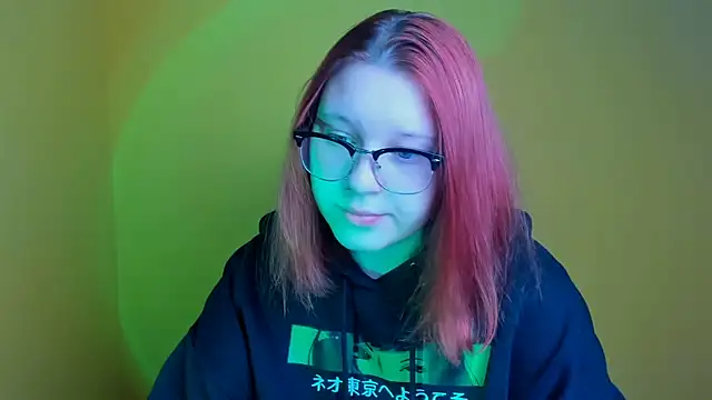 ScarletVixen  online show from 09.15.25