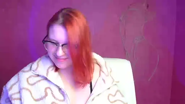 ScarletVixen  online show from 09.18.25