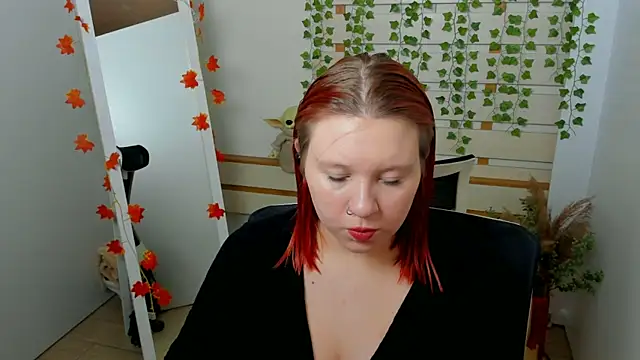 ScarletVixen  online show from 10.12.25