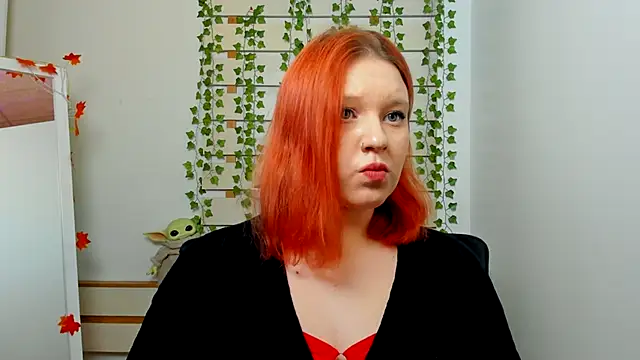 ScarletVixen  online show from 10.15.25