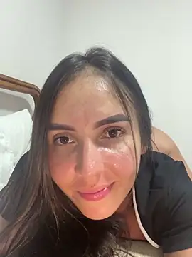 Scarlett05 online show from 11.18.25