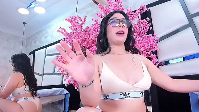 Snapshot of TessaCooper1 chatting on 03.28.26 TessaCooper1 online show from 03.28.26