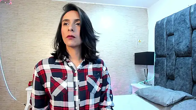 MiaAmore  online show from 11.15.25