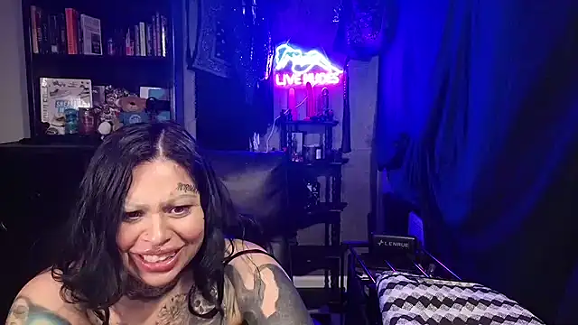 Snapshot of chicanachic13 chatting on 02.28.26 chicanachic13 online show from 02.28.26