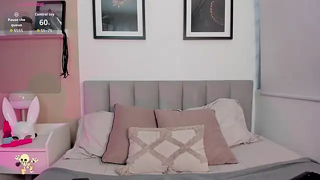 Snapshot of Angel_Blck chatting on 11.05.25 Angel Blck online show from 11.05.25