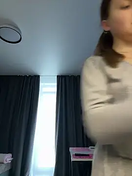 Babyy Lynaa online show from 10.19.25