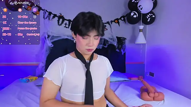 Creamy Angelo online show from 10.21.25