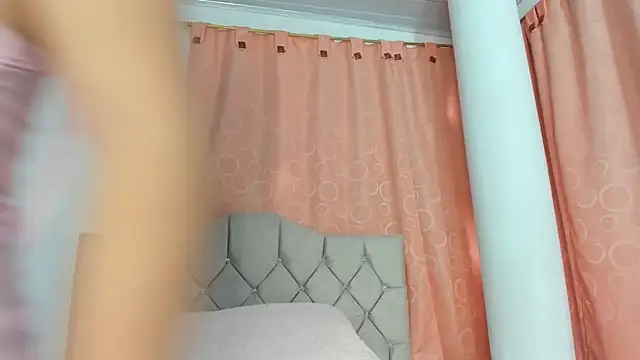 Snapshot of your_melany chatting on 09.22.25 your melany online show from 09.22.25