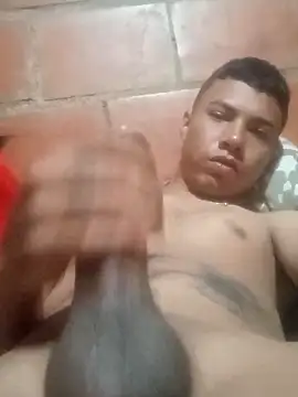 Snapshot of eldelmienbrogrueso chatting on 10.29.25 eldelmienbrogrueso online show from 10.29.25