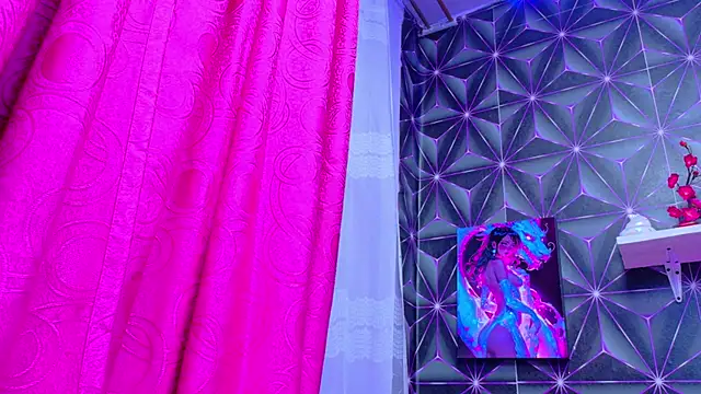 Shantall ks online show from 10.19.25