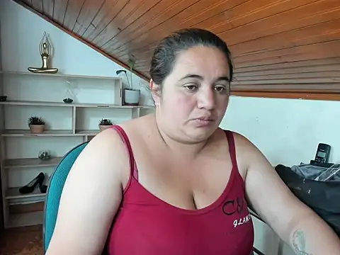 Khloe Tommson  online show from 11.06.25