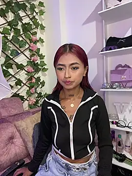 Snapshot of Dirty_isabella18 chatting on 07.17.26 Dirty isabella18 online show from 07.17.26