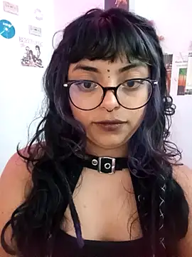 Snapshot of Kirmy_mi chatting on 09.18.25 Kirmy mi online show from 09.18.25