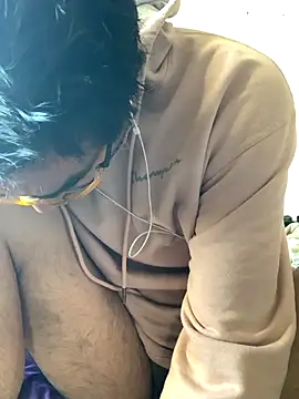 Snapshot of DanBfl chatting on 10.28.25 DanBfl online show from 10.28.25