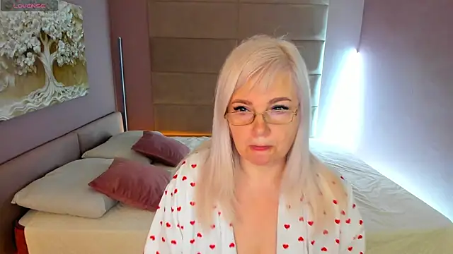 Hella Fabel online show from 06.23.26
