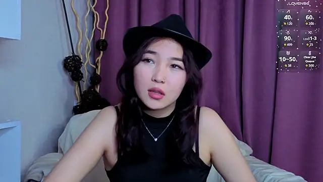 Snapshot of ColettaMejias chatting on 11.14.25 ColettaMejias online show from 11.14.25