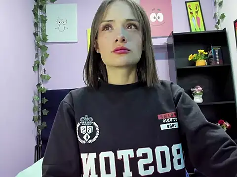 Snapshot of Tammy_Thompson_ chatting on 10.22.25 Tammy Thompson online show from 10.22.25