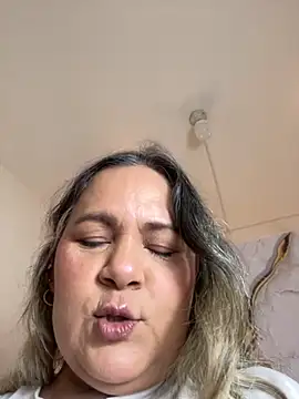 Snapshot of Lucy_Milf_474 chatting on 09.26.25 Lucy Milf 474 online show from 09.26.25
