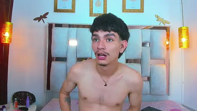 LilyAndJuan online show from 09.19.25