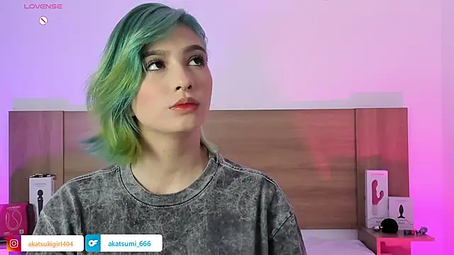 Snapshot of Akatsumi_ chatting on 12.18.25 Akatsumi online show from 12.18.25