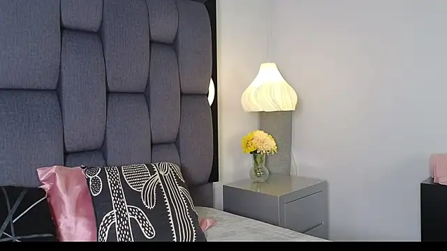 Snapshot of Calipso_Parisi chatting on 06.10.26 Calipso Parisi online show from 06.10.26