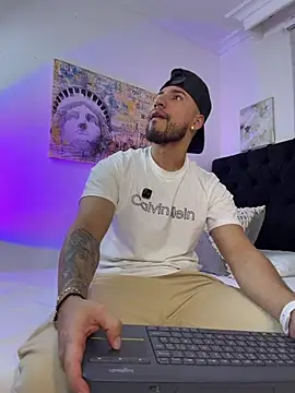 Thiago Hill online show from 04.04.26