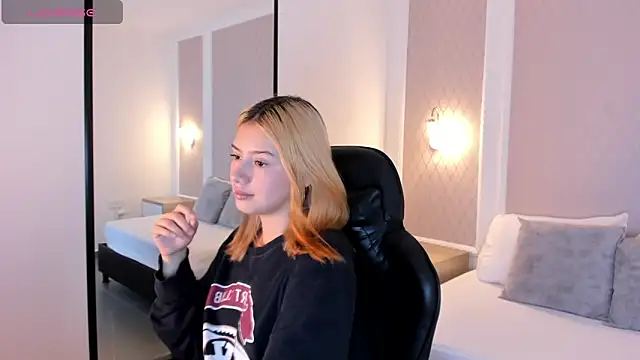 daniand  online show from 11.11.25