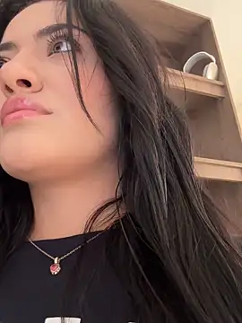 Lu090  online show from 09.23.25