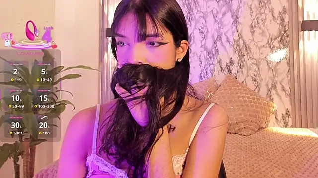 ChloeeMason online show from 11.04.25