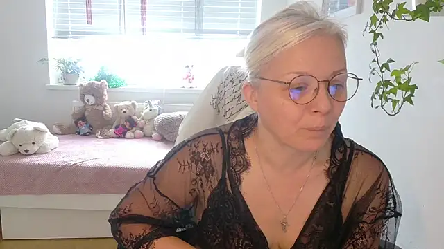 Linsy Kim online show from 01.17.26