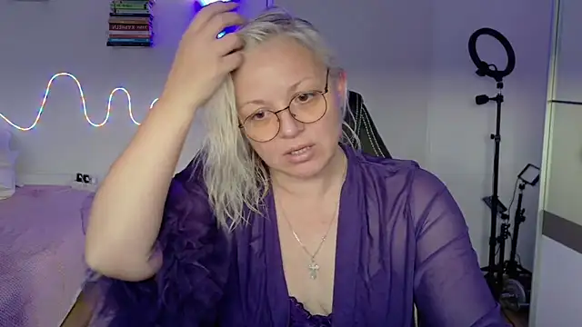 Linsy Kim online show from 04.03.26