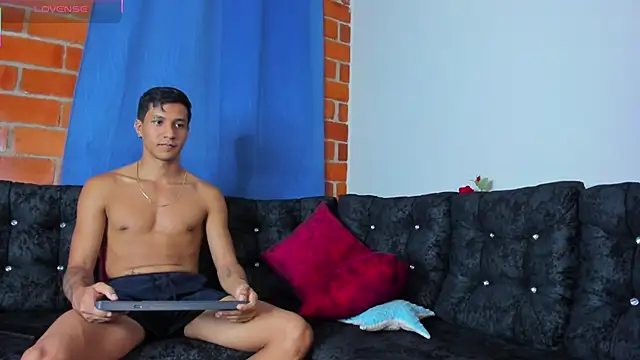 Snapshot of Robertmiller21 chatting on 10.25.25 Robertmiller21 online show from 10.25.25