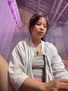 Snapshot of Ngoc-bbi chatting on 04.23.26 Ngoc-bbi online show from 04.23.26