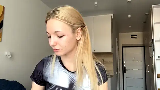 MycuteMolly online show from 10.08.25
