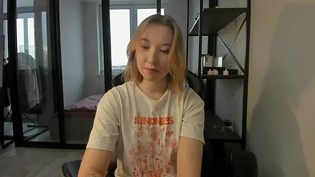 Agatha May online show from 11.13.25