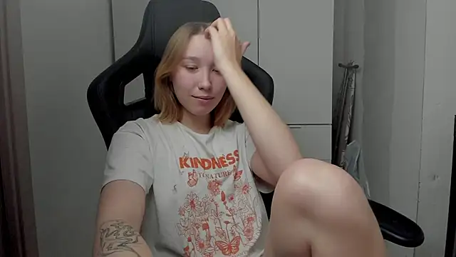 Agatha May online show from 11.26.25