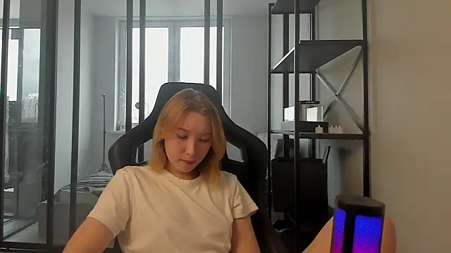 Agatha May online show from 12.01.25