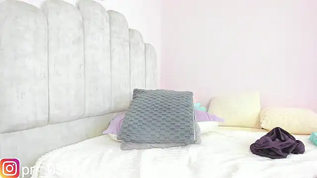 Snapshot of paula_cosio chatting on 10.04.25 paula cosio online show from 10.04.25