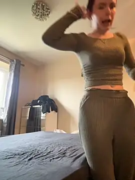 Sophsaysxox online show from 11.15.25