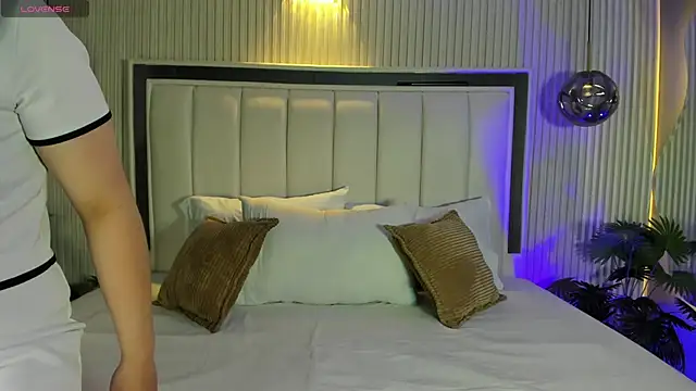 MariathLittle online show from 10.24.25