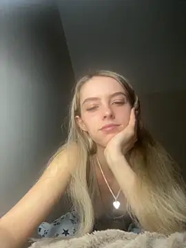 Angelloverxo online show from 10.17.25