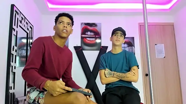 Snapshot of PRETTY_FEM chatting on 10.19.25 PRETTY FEM online show from 10.19.25