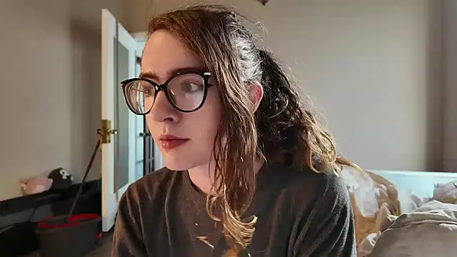 Snapshot of knottybunny chatting on 11.11.25 knottybunny online show from 11.11.25