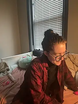 Snapshot of knottybunny chatting on 11.30.25 knottybunny online show from 11.30.25