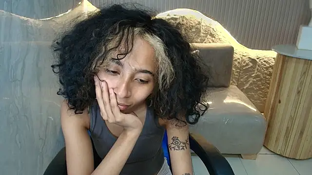 Snapshot of Agnis_ink_r chatting on 10.29.25 Agnis ink r online show from 10.29.25