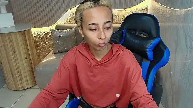 Snapshot of Agnis_ink_r chatting on 11.11.25 Agnis ink r online show from 11.11.25