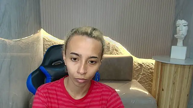 Snapshot of Agnis_ink_r chatting on 11.13.25 Agnis ink r online show from 11.13.25