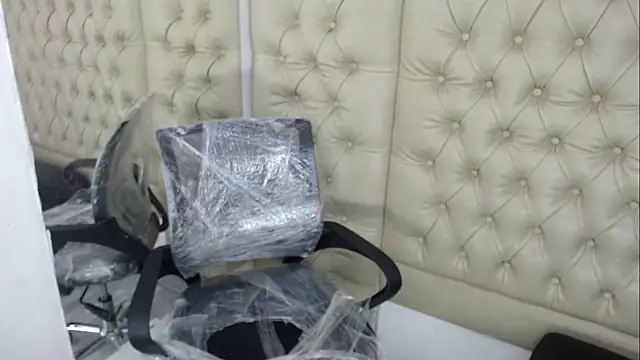 JessicaHott01 online show from 12.04.25