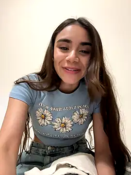 Snapshot of Ariovalle chatting on 09.13.25 Ariovalle online show from 09.13.25